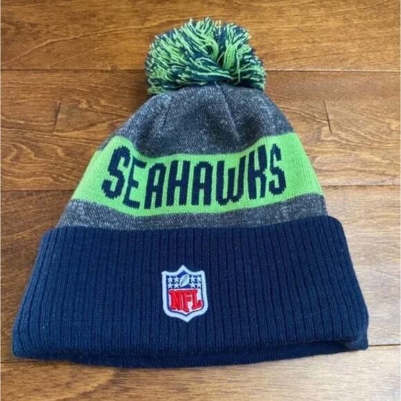 NEW ERA Seattle Seahawks Football Pom Beanie NWOT - Picture 2 of 5